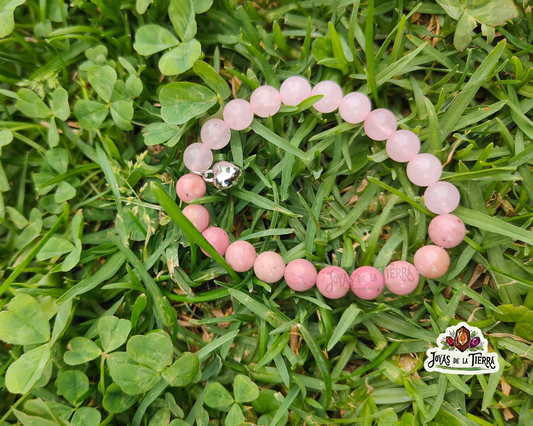 💞 Pulsera de Cuarzo Rosa y Rodonita con colgante de corazón